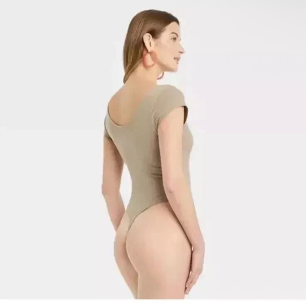 Universal Thread Bodysuit - Picture 2 of 7